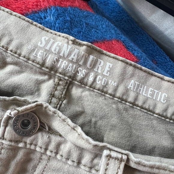 Signature by Levi Athletic Tan Straight Leg Pants Men's Size 36 x 30 - Picture 5 of 7